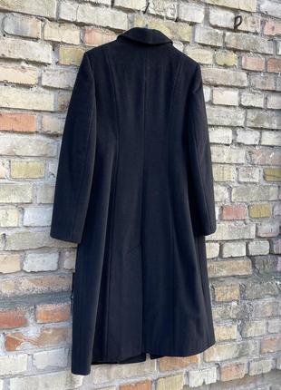 Стильное пальто шерсть кашемир италия р. с черным силуэтным кроем2 фото