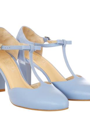 Свадебные туфли лаковые с ремешком спереди разные цвета