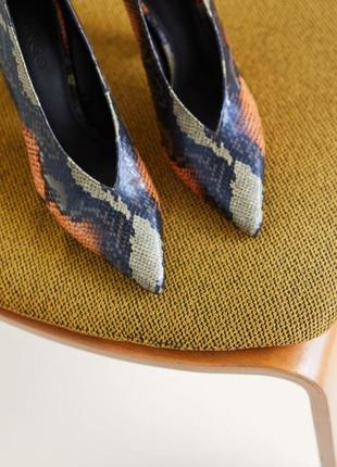 Туфли на каблуке с эффектом змеиной кожи от mango4 фото