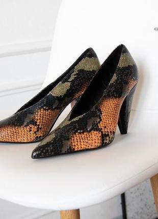 Туфли на каблуке с эффектом змеиной кожи от mango7 фото