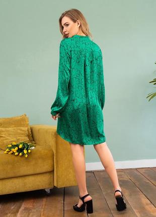 Зеленое свободное платье кроя рубашки3 фото
