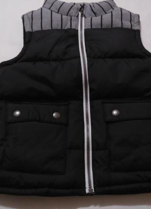 Тёплая жилетка для мальчика 5-7 лет gymboree