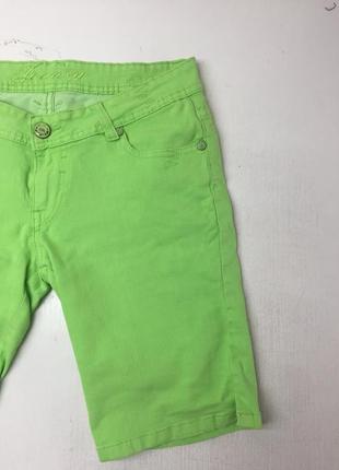 Бриджи салатовые джинсовые бриджи зелёные1 фото