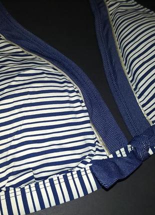 Смугастий верх від купальника