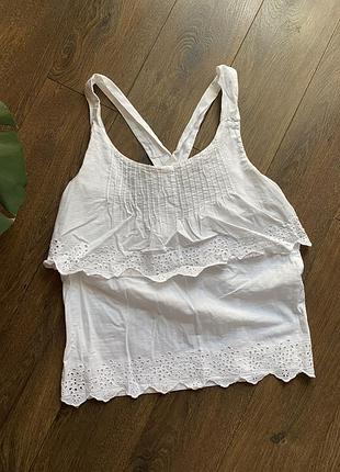 Топ білого кольору