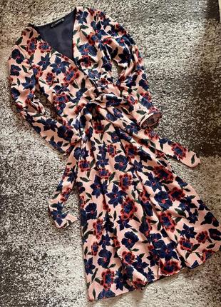 Яскрава сукня zara