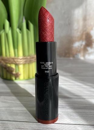 Губна помада givenchy rouge interdit