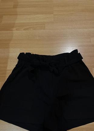 Ідеальні чорні тканинні шорти1 фото
