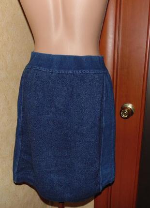 Джинсовая трикотажная юбка  (10-12 размер)3 фото