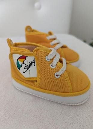 Кросівки на немовлят