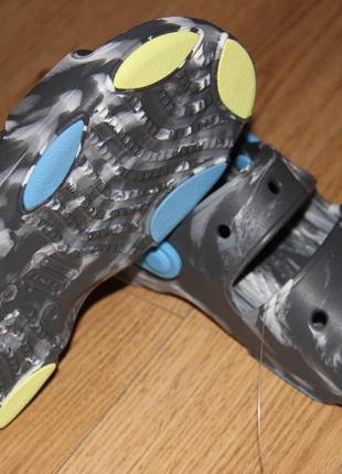 Дитячі босоніжки сандалі crocs all-terrain marbled крокси с13-j64 фото
