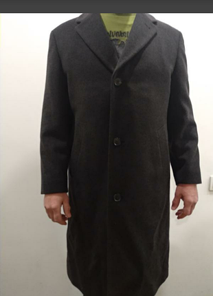 Мужское пальто hugo boss в чехле