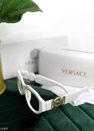Сонцезахисні іміджеві солнцезащитные окуляри люкс белые бежевые чёрные в футляре очки имиджевые трендовые брендовые пластиковые3 фото