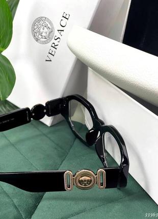 Сонцезахисні іміджеві солнцезащитные окуляри люкс белые бежевые чёрные в футляре очки имиджевые трендовые брендовые пластиковые