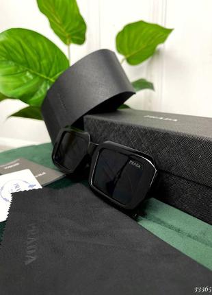 Сонцезахисні іміджеві солнцезащитные окуляри люкс белые бежевые чёрные в футляре очки имиджевые трендовые брендовые пластиковые1 фото