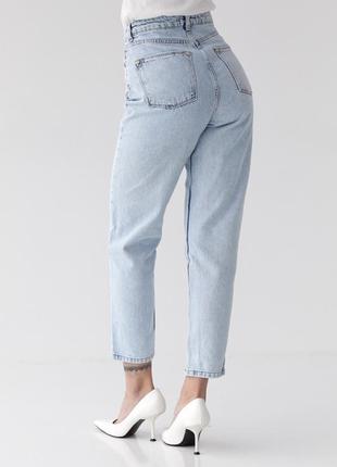 Жіночі джинси mom з високою посадкою  колір:джинс
