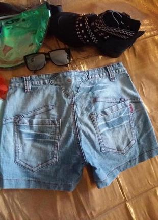 Крутые джинсовые шорты с вышивкой цветы 48-50р.2 фото