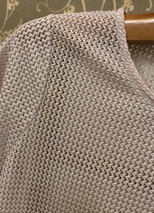 Величезний вибір красивих блуз і сорочок.