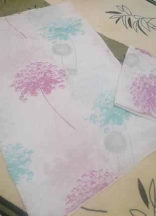 Податчик + наволочка.