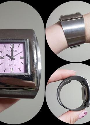Часы женские наручные на металлическом браслете2 фото