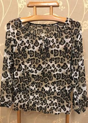 Дуже гарна та стильна брендова блузка.