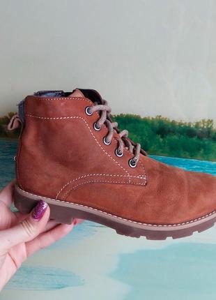 Шкіряні черевики clarks, 33.5 розмір індія