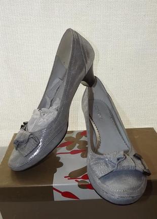 Туфли  covani кожаные серебряные10 фото