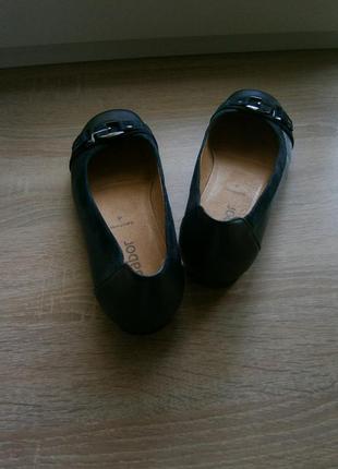 Гарні жіночі туфлі з натуральної шкіри. gabor6 фото