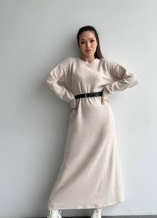 Платье молочное однотонное долгое теплое длинная длинная свободного кроя качественно стильная1 фото