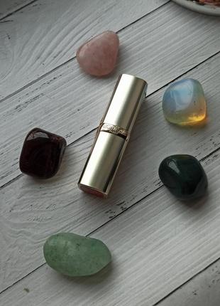 Увлажняющая губная помада l’oréal paris color стриженая 335