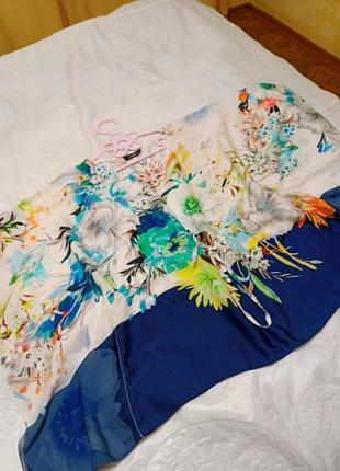 Яркая блуза туника