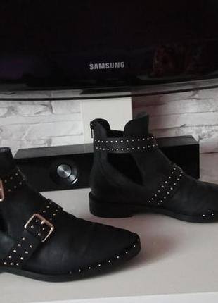 Круті черевички stradivarius