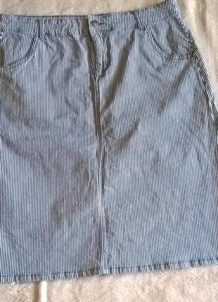 Джинсовая юбка в полоску tu