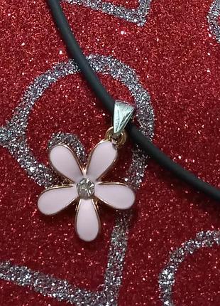 Подвеска цветочек - каучуковый шнурок- виды.