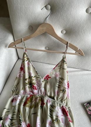 Оливковое платье с удлиненным шлейфом6 фото
