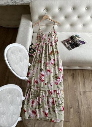 Оливковое платье с удлиненным шлейфом7 фото