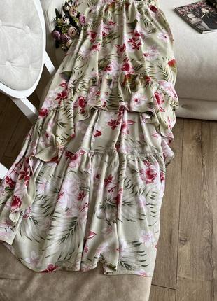 Оливковое платье с удлиненным шлейфом3 фото