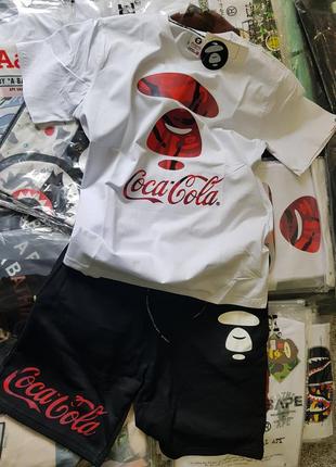 Футболки aape x coca-cola limited collection от bape. редкая серия