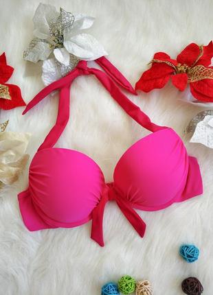 Яскравий ліф купальника малиново-рожевого кольору resort