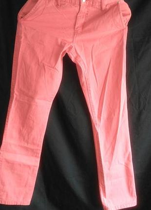 Классные джинсы кораллового цвета