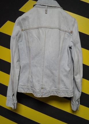 Джинсовая куртка с фабричными потертостями5 фото