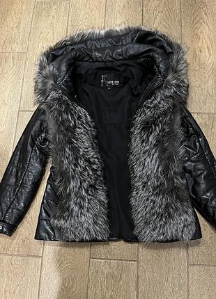 Натуральная кожаная куртка с пищалкой.