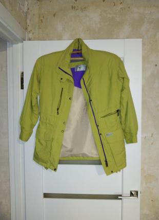 Зеленая куртка осень/весна