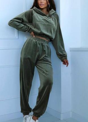 Спортивный женский костюм хаки однотонный велюровый худи с капишоном и карманом брюки на высокой посадке с карманами качественный трендовый