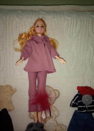 Лялька барбі  з нарядом