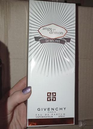 Givenchy ange ou etrange le secret