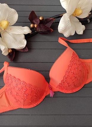 Гарний яскравий бюстгальтер beedees від triumph 85а