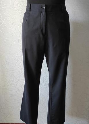 Классические черные брюки в составе шерсть, размер евро46