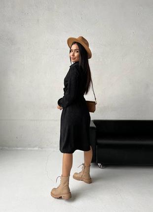 Платье черное однотонное на длинный рукав с поясом на пуговицах в составе свободного кроя стильная качественный турецкий велюр4 фото