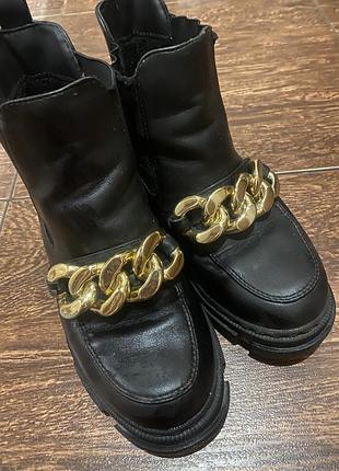 Ботінки черевики
